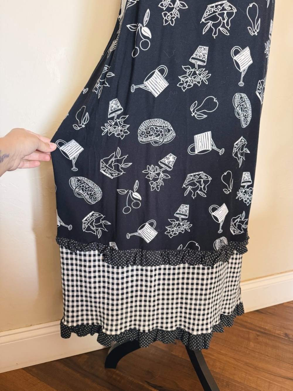 Vintage Gardening Dress - Picture 2 of 8